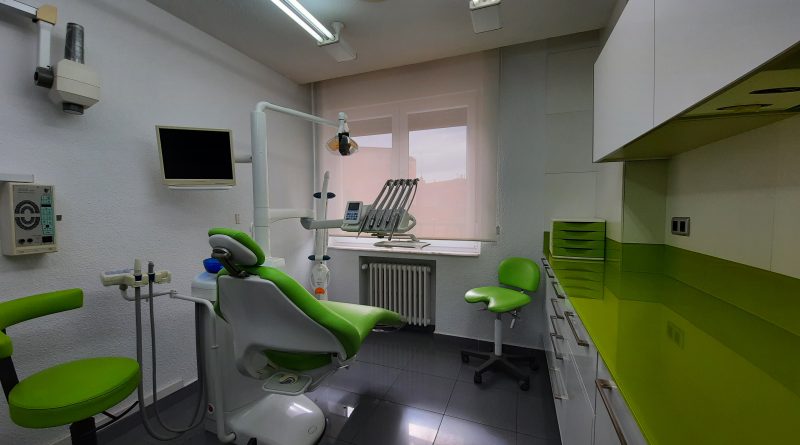 Se traspasa o alquila clínica dental en el centro de Salamanca